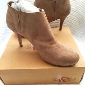 Bonnibel Women's Pull On Zip Suede Beige Dress Work Casual Ankle Booties Size 10